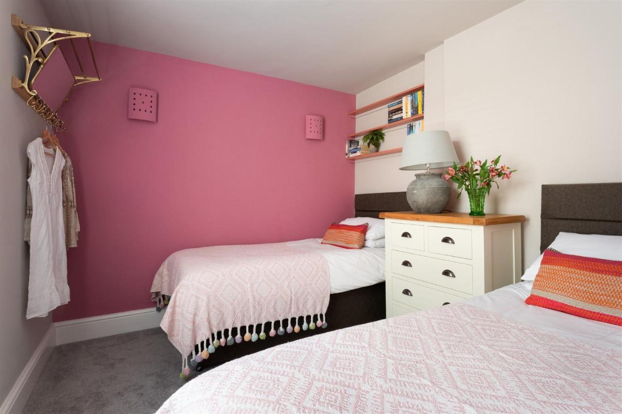 Gulls Rest - Charming Cottage In The Heart Of Historic Dartmouth Exterior photo